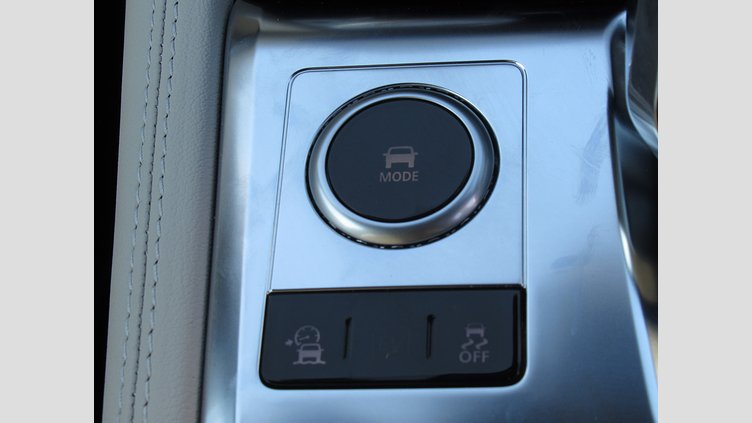 2024 認定中古車 Jaguar F-Pace フジホワイト P250 AWD（オートマチック） R-DYNAMIC SE