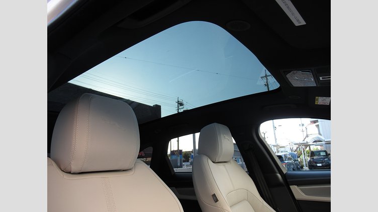 2024 認定中古車 Jaguar F-Pace フジホワイト P250 AWD（オートマチック） R-DYNAMIC SE