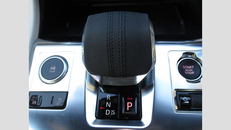 2024 認定中古車 Jaguar F-Pace フジホワイト P250 AWD（オートマチック） R-DYNAMIC SE