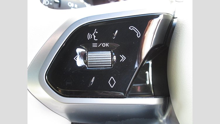 2024 認定中古車 Jaguar F-Pace フジホワイト P250 AWD（オートマチック） R-DYNAMIC SE