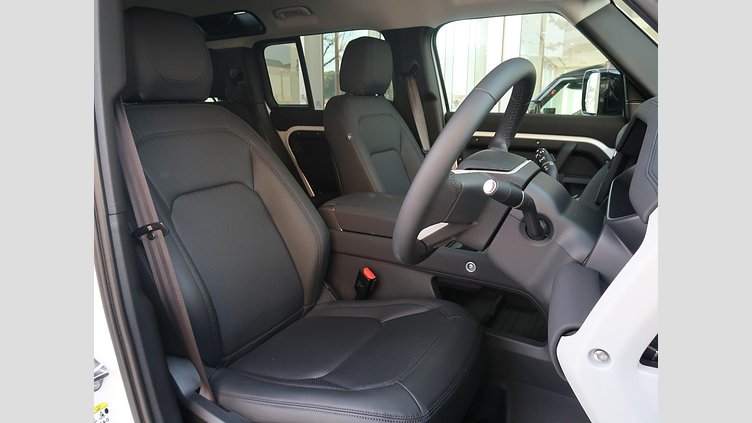 2023 認定中古車 Land Rover Defender 110 フジホワイト D300 AWD（AT） S