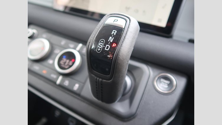 2023 認定中古車 Land Rover Defender 110 フジホワイト D300 AWD（AT） S
