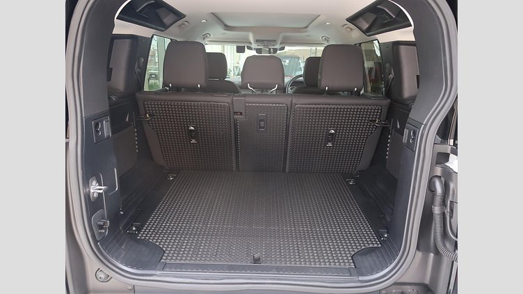 2023 認定中古車 Land Rover Defender 110 フジホワイト D300 AWD（AT） S