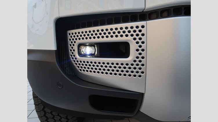 2023 認定中古車 Land Rover Defender 110 フジホワイト D300 AWD（AT） S