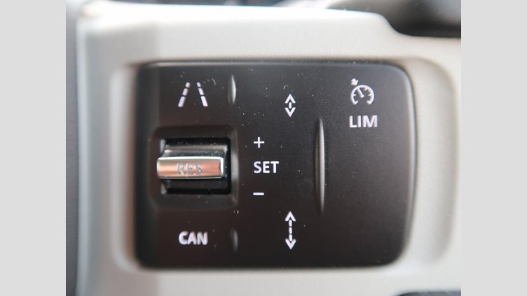 2023 認定中古車 Land Rover Defender 110 フジホワイト D300 AWD（AT） S