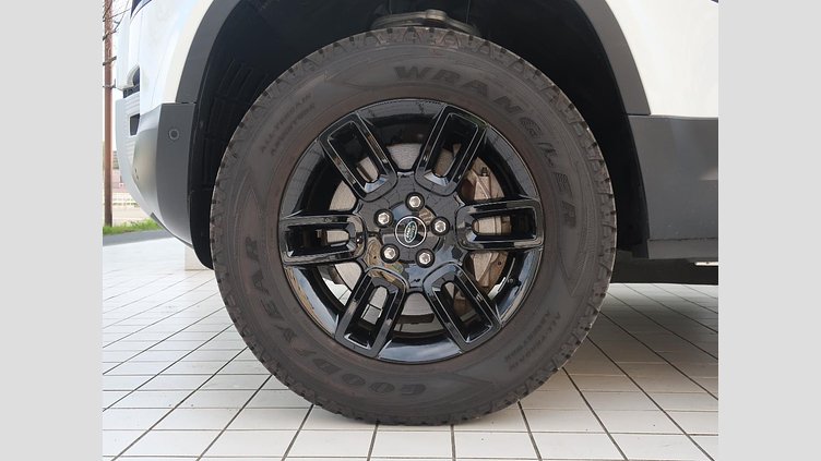 2023 認定中古車 Land Rover Defender 110 フジホワイト D300 AWD（AT） S