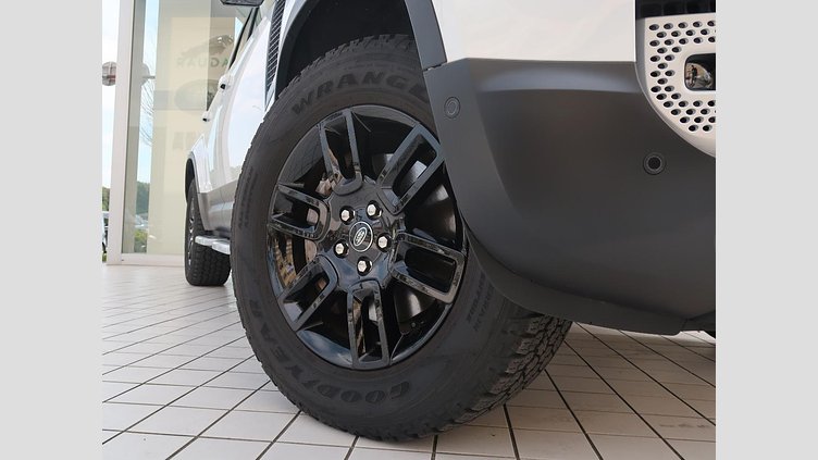 2023 認定中古車 Land Rover Defender 110 フジホワイト D300 AWD（AT） S