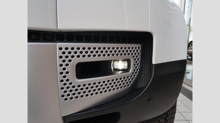 2023 認定中古車 Land Rover Defender 110 フジホワイト D300 AWD（AT） S