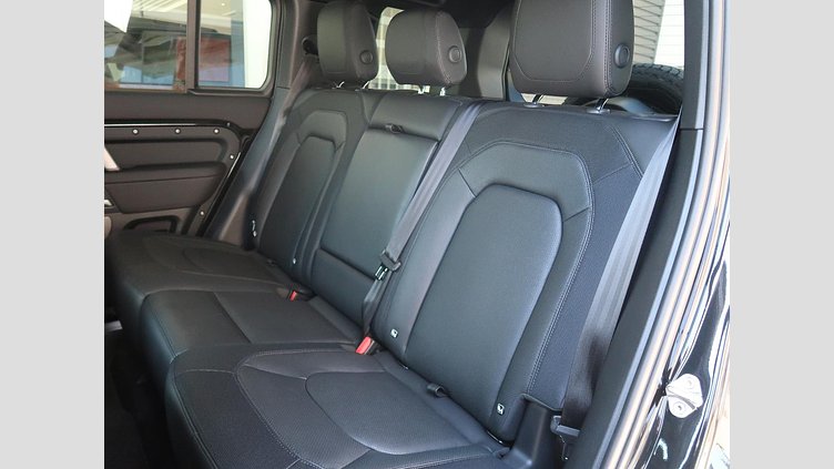 2024 認定中古車 Land Rover Defender 110 サントリーニブラック D300 AWD（AT） X-DYNAMIC SE