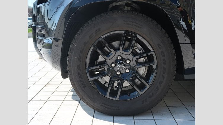2024 認定中古車 Land Rover Defender 110 サントリーニブラック D300 AWD（AT） X-DYNAMIC SE
