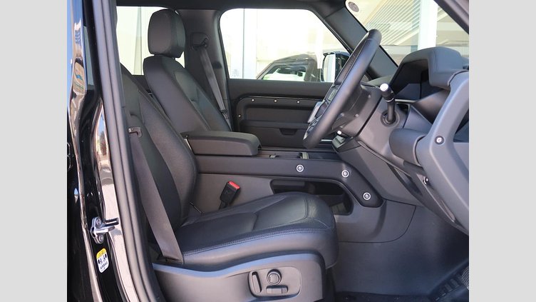 2024 認定中古車 Land Rover Defender 110 サントリーニブラック D300 AWD（AT） X-DYNAMIC SE