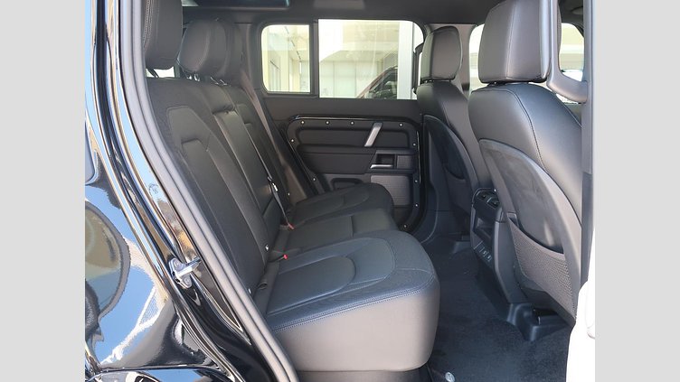 2024 認定中古車 Land Rover Defender 110 サントリーニブラック D300 AWD（AT） X-DYNAMIC SE