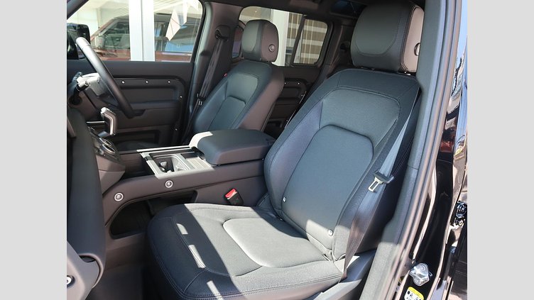 2024 認定中古車 Land Rover Defender 110 サントリーニブラック D300 AWD（AT） X-DYNAMIC SE