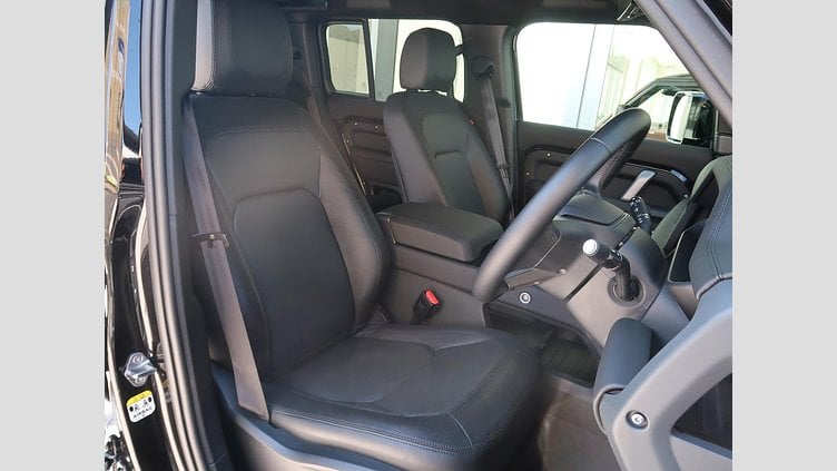2024 認定中古車 Land Rover Defender 110 サントリーニブラック D300 AWD（AT） X-DYNAMIC SE