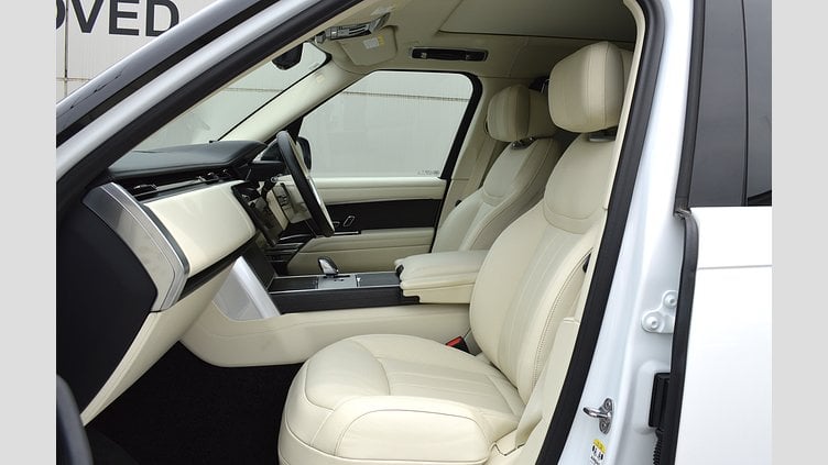 2024 認定中古車 Land Rover Range Rover オストゥーニパールホワイト（お取り扱いの有無については正規ディーラーにお問い合わせください） D300 AWD MHEV（AT） スタンダードホイールベース Autobiography