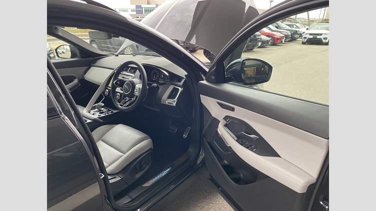2024 認定中古車 Jaguar E-Pace カルパチアングレイ P250 AWD（オートマチック） R-DYNAMIC SE