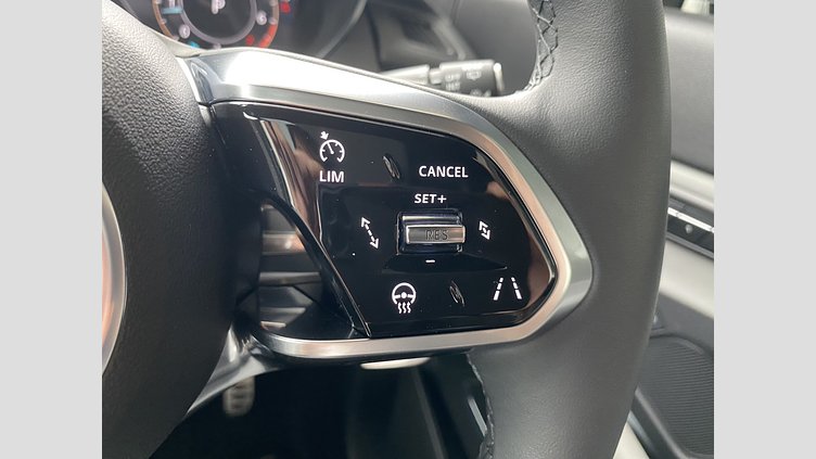 2024 認定中古車 Jaguar E-Pace カルパチアングレイ P250 AWD（オートマチック） R-DYNAMIC SE