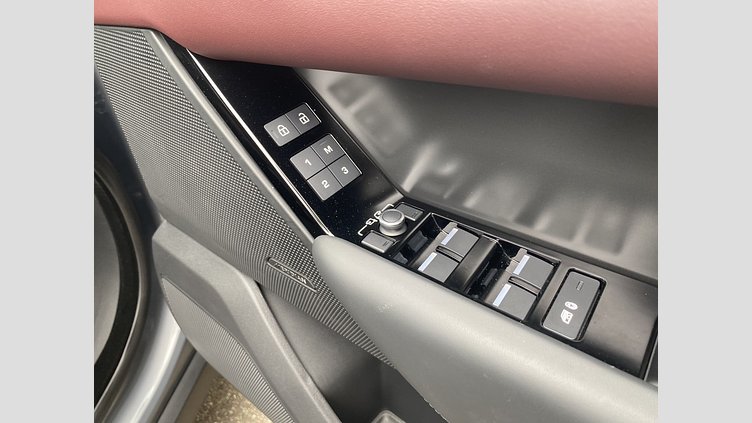 2024 認定中古車 Land Rover Range Rover Velar ザダルグレイ D200マイルドハイブリッド（ディーゼル） Standard Wheelbase Dynamic HSE