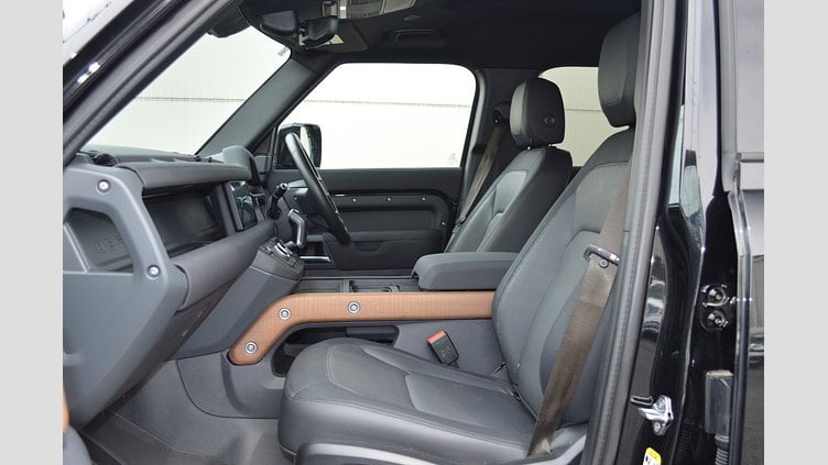 2023 認定中古車 Land Rover Defender 110 サントリーニブラック D300 AWD（AT） X-DYNAMIC SE