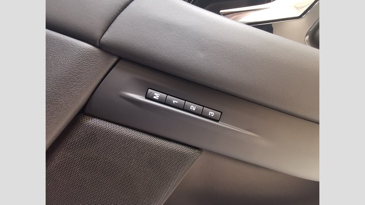 2024 認定中古車 Land Rover Range Rover Evoque コリンシアンブロンズ P250（ガソリン） スタンダードホイールベース AUTOBIOGRAPHY