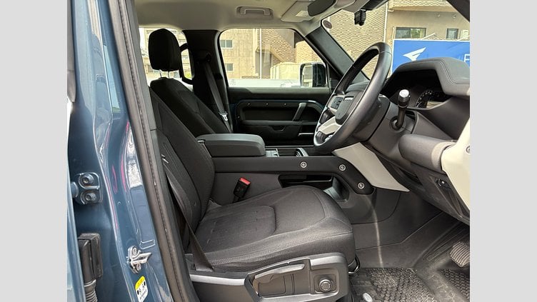 2020 認定中古車 Land Rover Defender 110 Tasman Blue 2.0 litre i4P Petrol スタートアップエディション