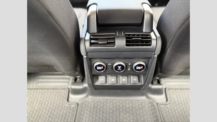 2020 認定中古車 Land Rover Defender 110 Tasman Blue 2.0 litre i4P Petrol スタートアップエディション