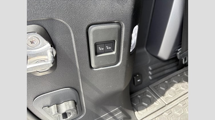 2020 認定中古車 Land Rover Defender 110 Tasman Blue 2.0 litre i4P Petrol スタートアップエディション