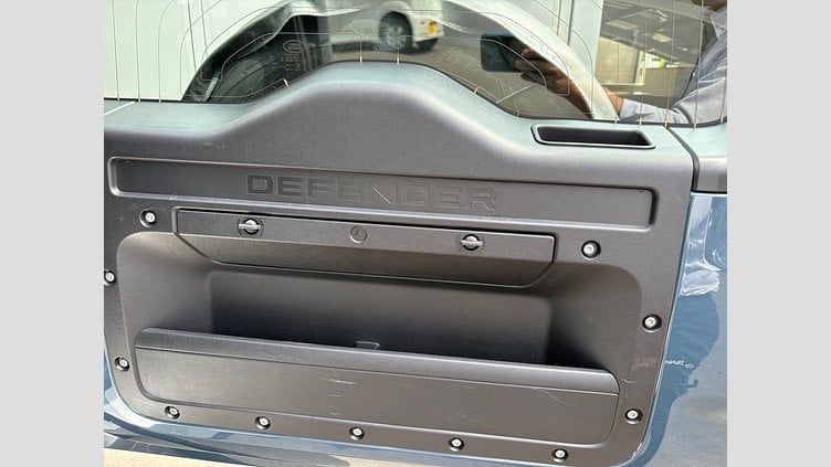 2020 認定中古車 Land Rover Defender 110 Tasman Blue 2.0 litre i4P Petrol スタートアップエディション