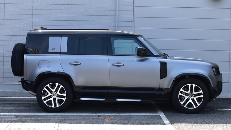 2023 認定中古車 Land Rover Defender 110 アイガーグレイ D300 AWD（AT） X-DYNAMIC SE イースナーED3.0L D300