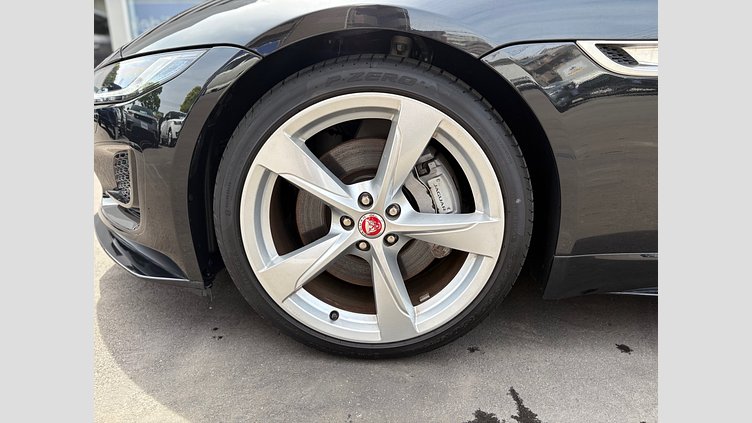 2023 認定中古車 Jaguar F-Type サントリーニブラック P300 オートマチック 後輪駆動 F-TYPEクーペ R-DYNAMIC