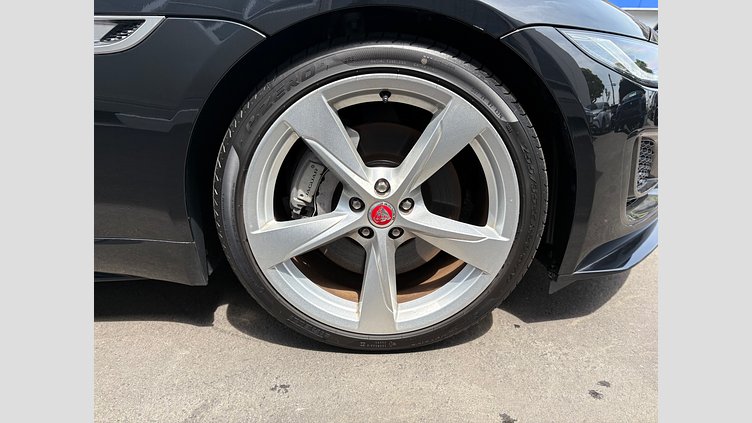 2023 認定中古車 Jaguar F-Type サントリーニブラック P300 オートマチック 後輪駆動 F-TYPEクーペ R-DYNAMIC