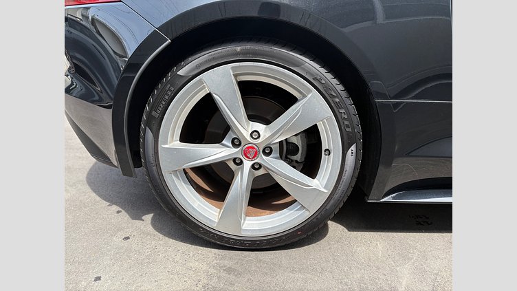 2023 認定中古車 Jaguar F-Type サントリーニブラック P300 オートマチック 後輪駆動 F-TYPEクーペ R-DYNAMIC