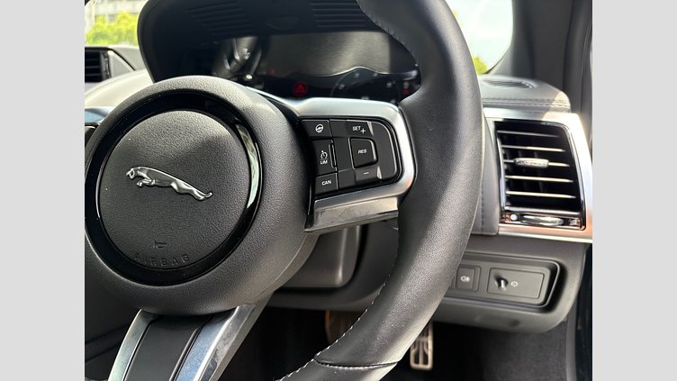 2023 認定中古車 Jaguar F-Type サントリーニブラック P300 オートマチック 後輪駆動 F-TYPEクーペ R-DYNAMIC