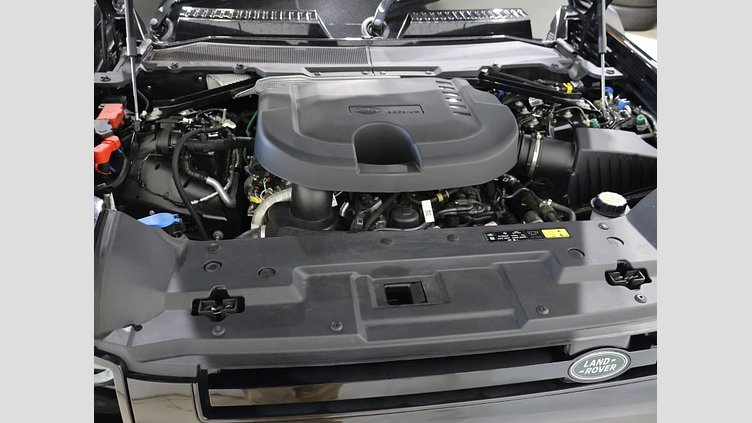 2023 認定中古車 Land Rover Defender 110 サントリーニブラック D300 AWD（AT） X
