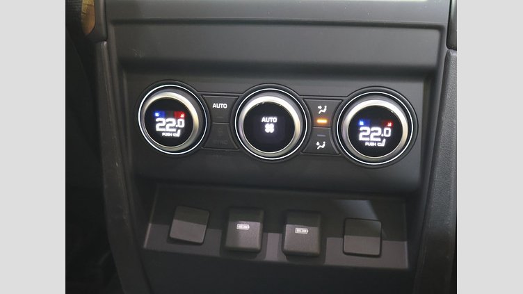 2023 認定中古車 Land Rover Defender 110 サントリーニブラック D300 AWD（AT） X