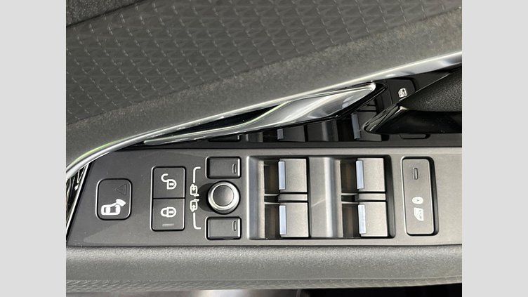 2020 認定中古車 Land Rover Range Rover Evoque ユーロンホワイト D180 R-DYNAMIC S
