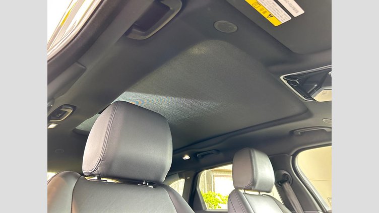 2024 認定中古車 Land Rover Range Rover Velar カルパチアングレイ D200マイルドハイブリッド（ディーゼル） Standard Wheelbase Dynamic SE