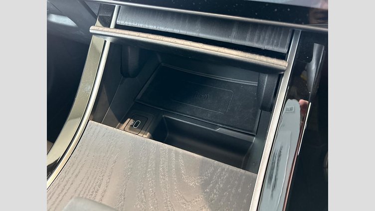2024 認定中古車 Land Rover Range Rover Velar カルパチアングレイ D200マイルドハイブリッド（ディーゼル） Standard Wheelbase Dynamic SE