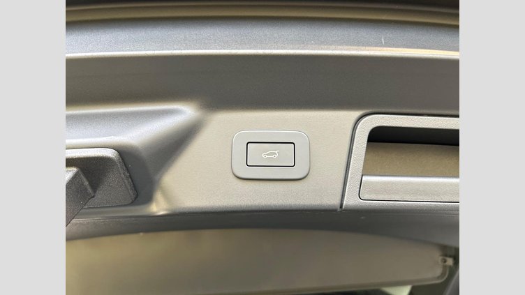 2024 認定中古車 Land Rover Range Rover Velar カルパチアングレイ D200マイルドハイブリッド（ディーゼル） Standard Wheelbase Dynamic SE