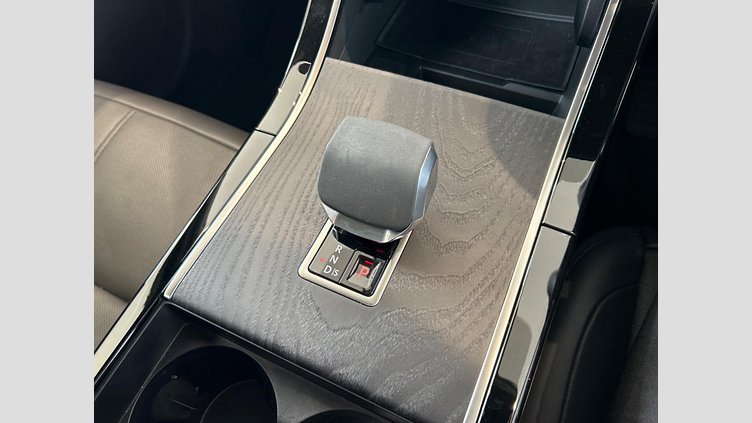 2024 認定中古車 Land Rover Range Rover Velar カルパチアングレイ D200マイルドハイブリッド（ディーゼル） Standard Wheelbase Dynamic SE