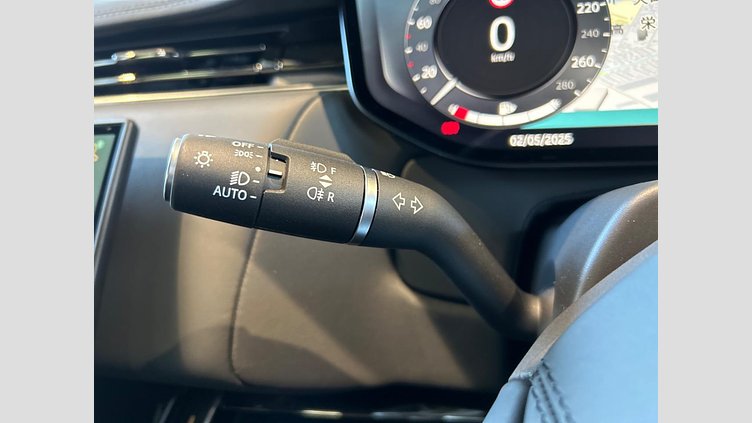 2024 認定中古車 Land Rover Range Rover Sport カルパチアングレイ D300マイルドハイブリッド スタンダードホイールベース Dynamic SE