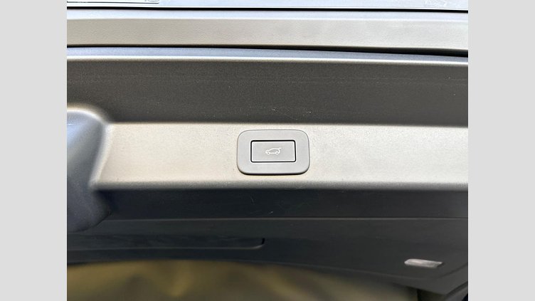 2024 認定中古車 Land Rover Range Rover Sport カルパチアングレイ D300マイルドハイブリッド スタンダードホイールベース Dynamic SE