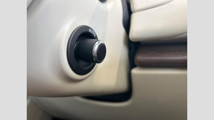 2023 認定中古車 Land Rover Range Rover バトゥミゴールド D300 AWD MHEV（AT） スタンダードホイールベース AUTOBIOGRAPHY