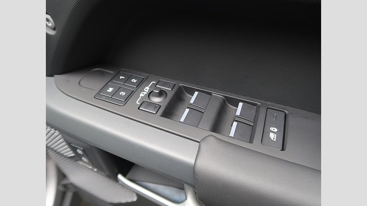 2023 認定中古車 Land Rover Defender 110 アイガーグレイ D300 AWD（AT） X-DYNAMIC HSE