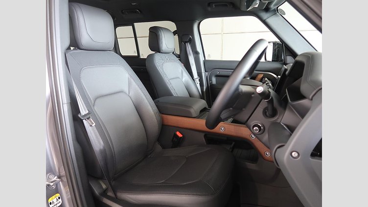 2023 認定中古車 Land Rover Defender 110 アイガーグレイ D300 AWD（AT） X-DYNAMIC HSE