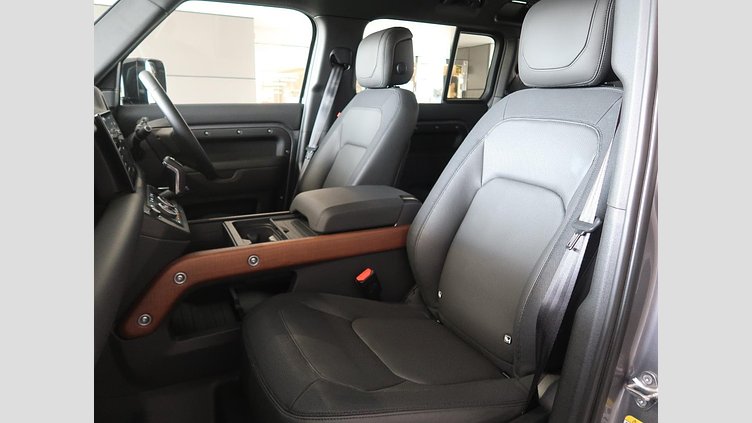 2023 認定中古車 Land Rover Defender 110 アイガーグレイ D300 AWD（AT） X-DYNAMIC HSE