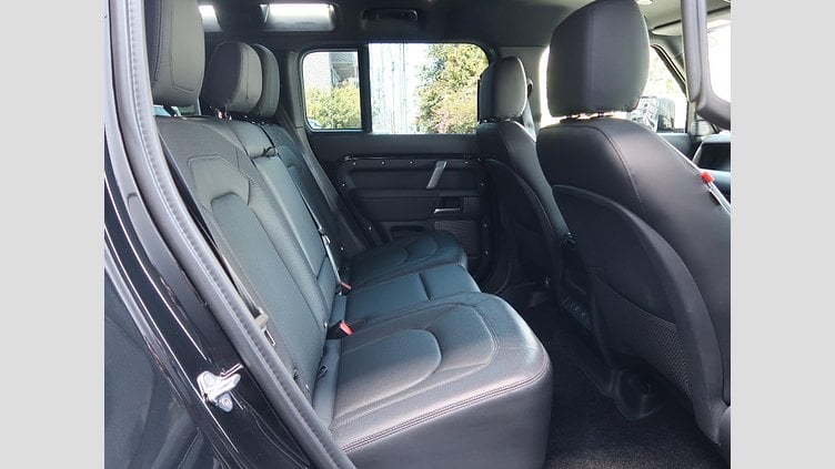 2024 認定中古車 Land Rover Defender 110 サントリーニブラック D300 AWD（AT） X-DYNAMIC SE