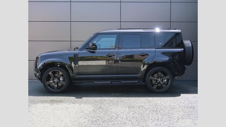 2024 認定中古車 Land Rover Defender 110 サントリーニブラック D300 AWD（AT） X-DYNAMIC SE