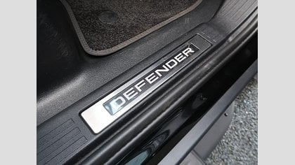 Defender 110 7