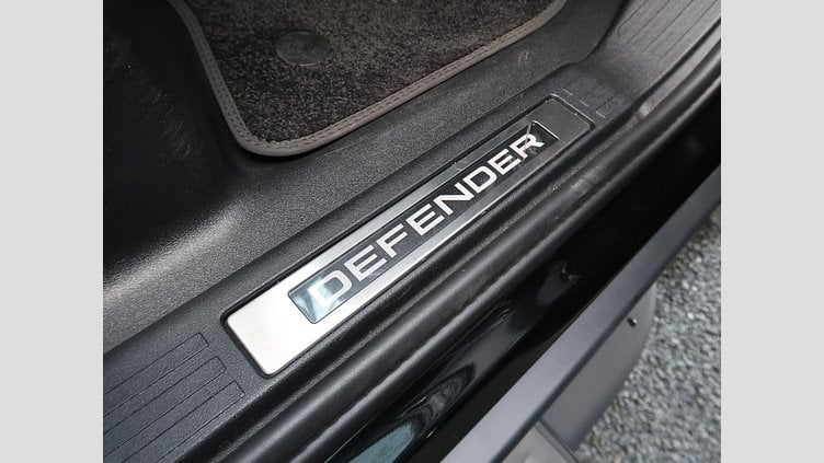 2024 認定中古車 Land Rover Defender 110 サントリーニブラック D300 AWD（AT） X-DYNAMIC SE